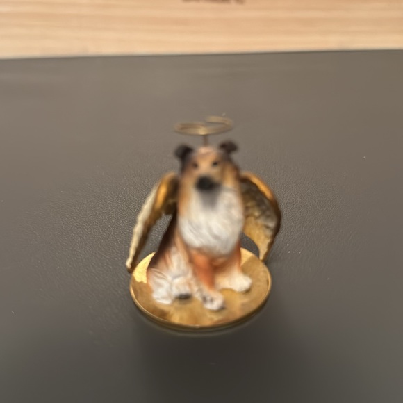 Dog Angel Figurine - Picture 2 of 4